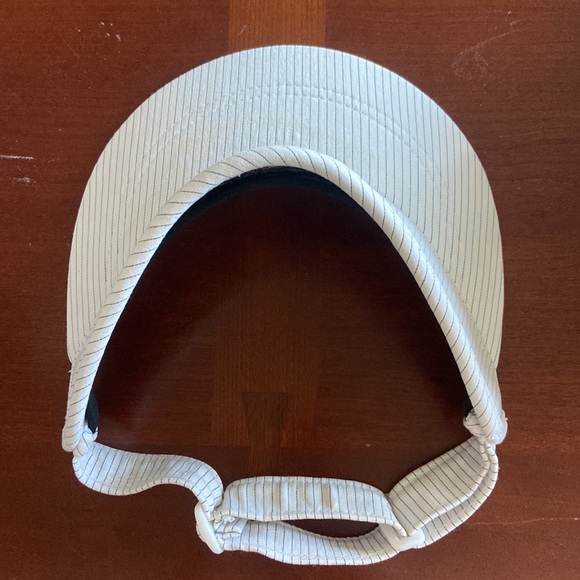 St. Petersburg Country Club tour visor - Picture 5 of 9